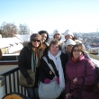 Yolanda y sus amigas viajeras de Alcal de Henares, enero de 2010 en el Castillo de Praga